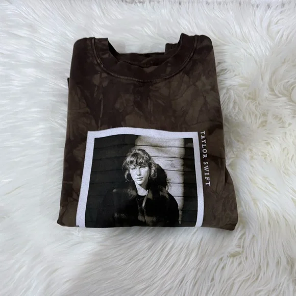 Your Ivy Grows Crewneck - Picture 2 of 2